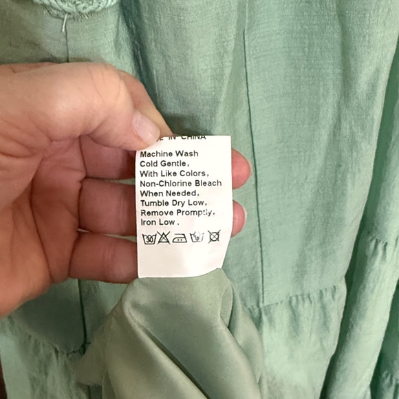 Green Sleeveless Crochet Dress - Picture 10 of 11